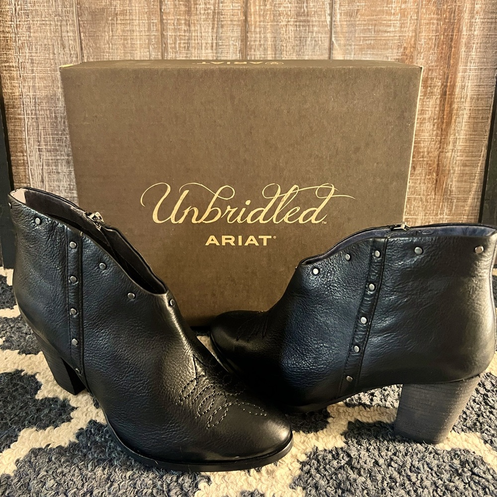 Ariat Booties Size 9M Black New With Box